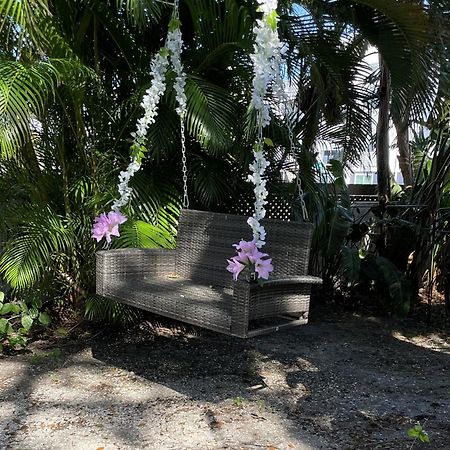 Manatee Palms Hotel Bradenton Exterior photo