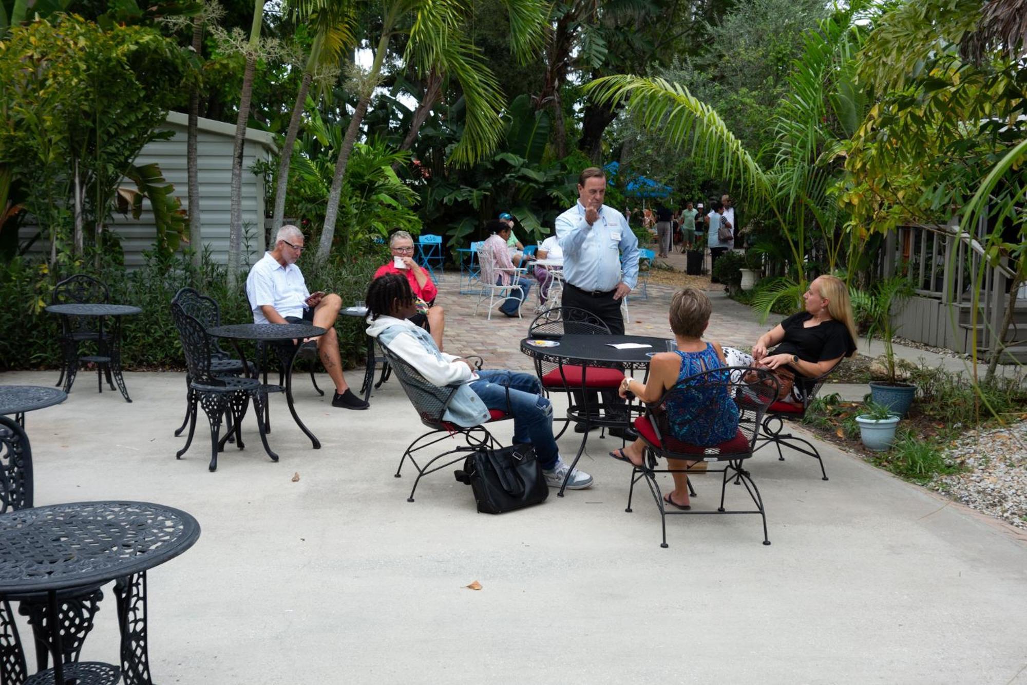 Manatee Palms Hotel Bradenton Exterior photo