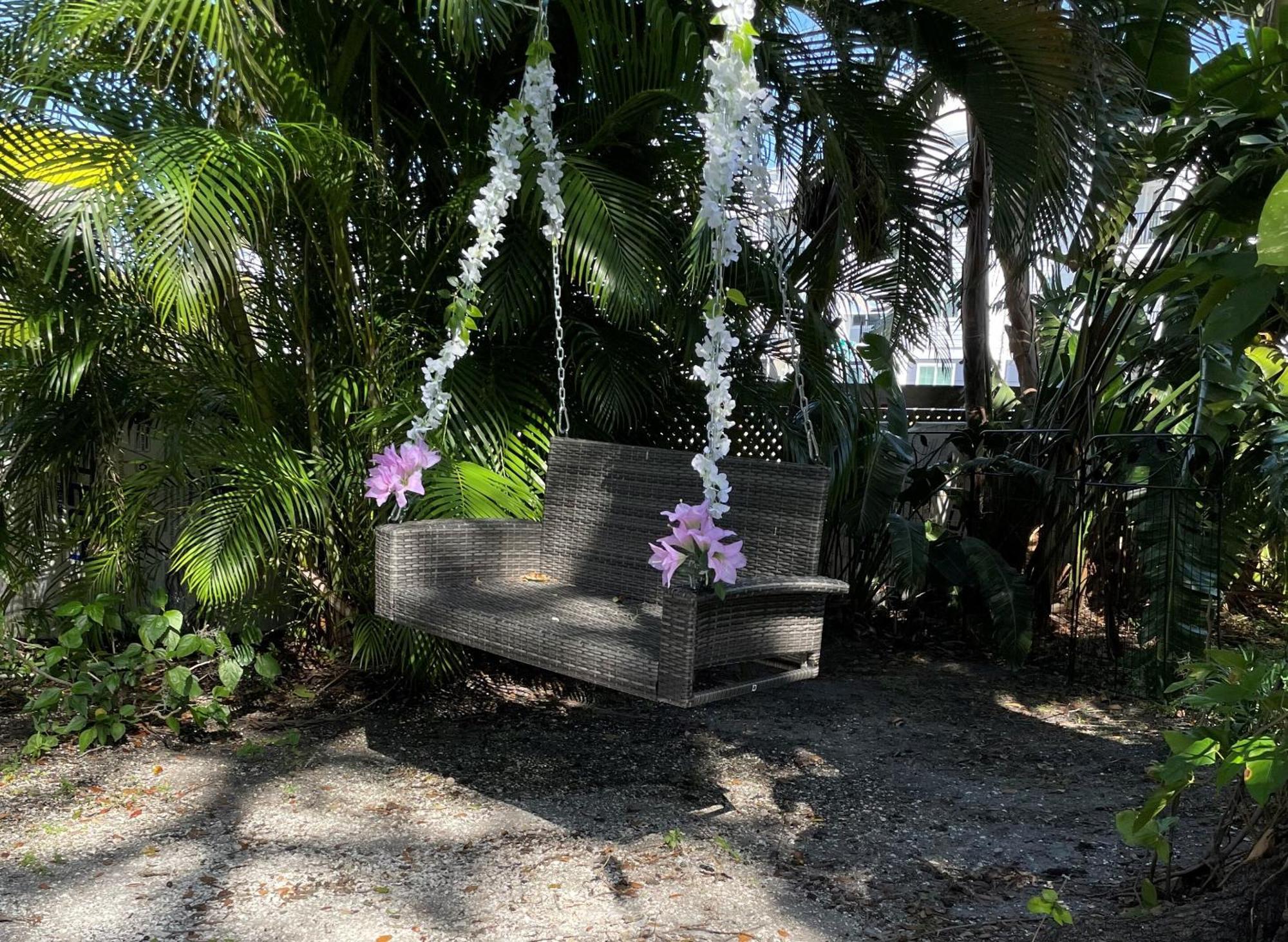 Manatee Palms Hotel Bradenton Exterior photo